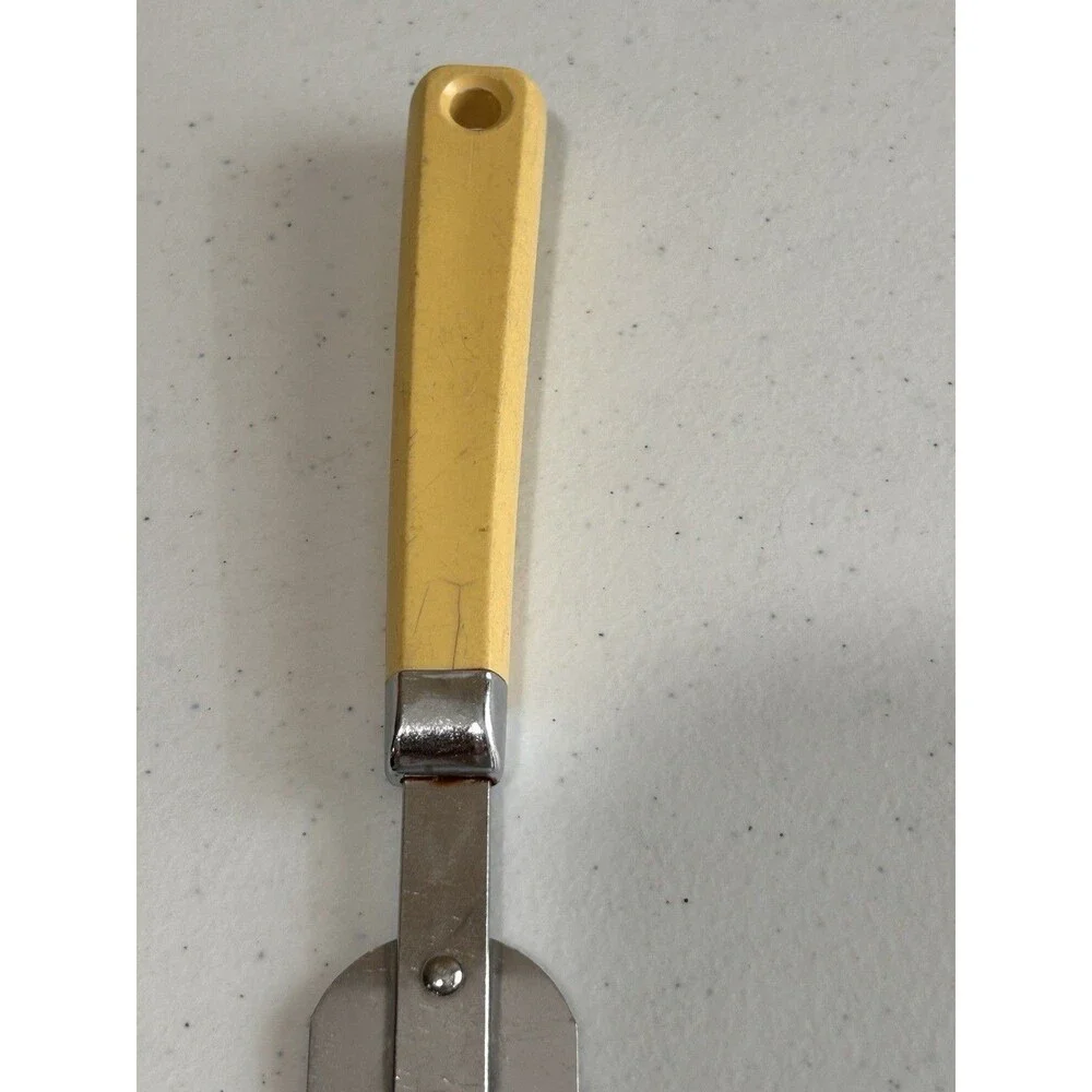 Vintage Maid of Honor Frosting Spatula Cake Icing Frosting Yellow Handle USA